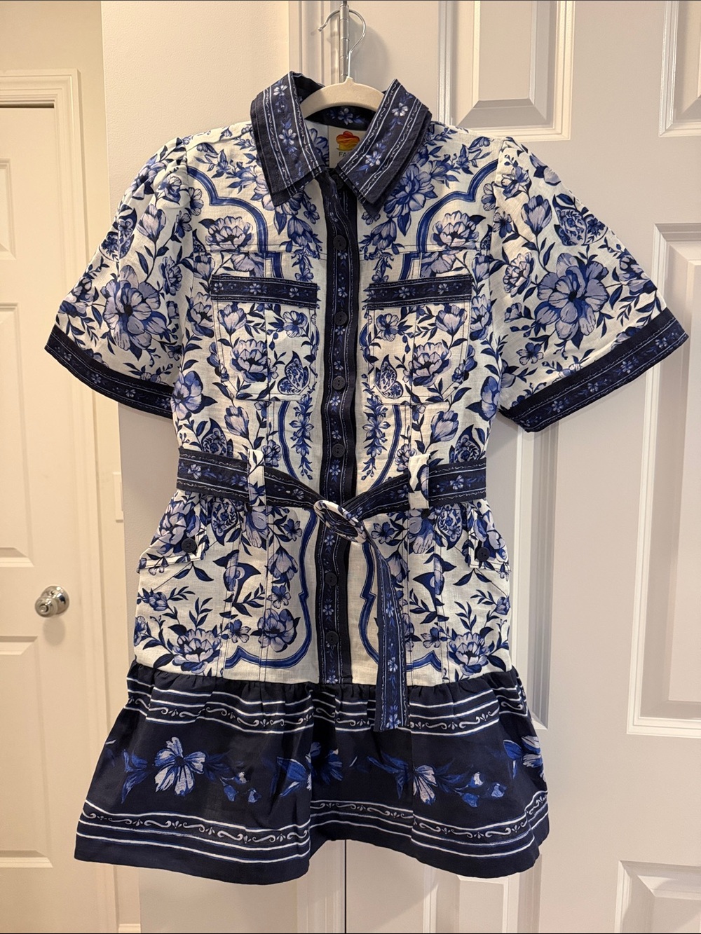 NWT Farm Rio Blue Floral Button-Front Dress with Belt Size Medium